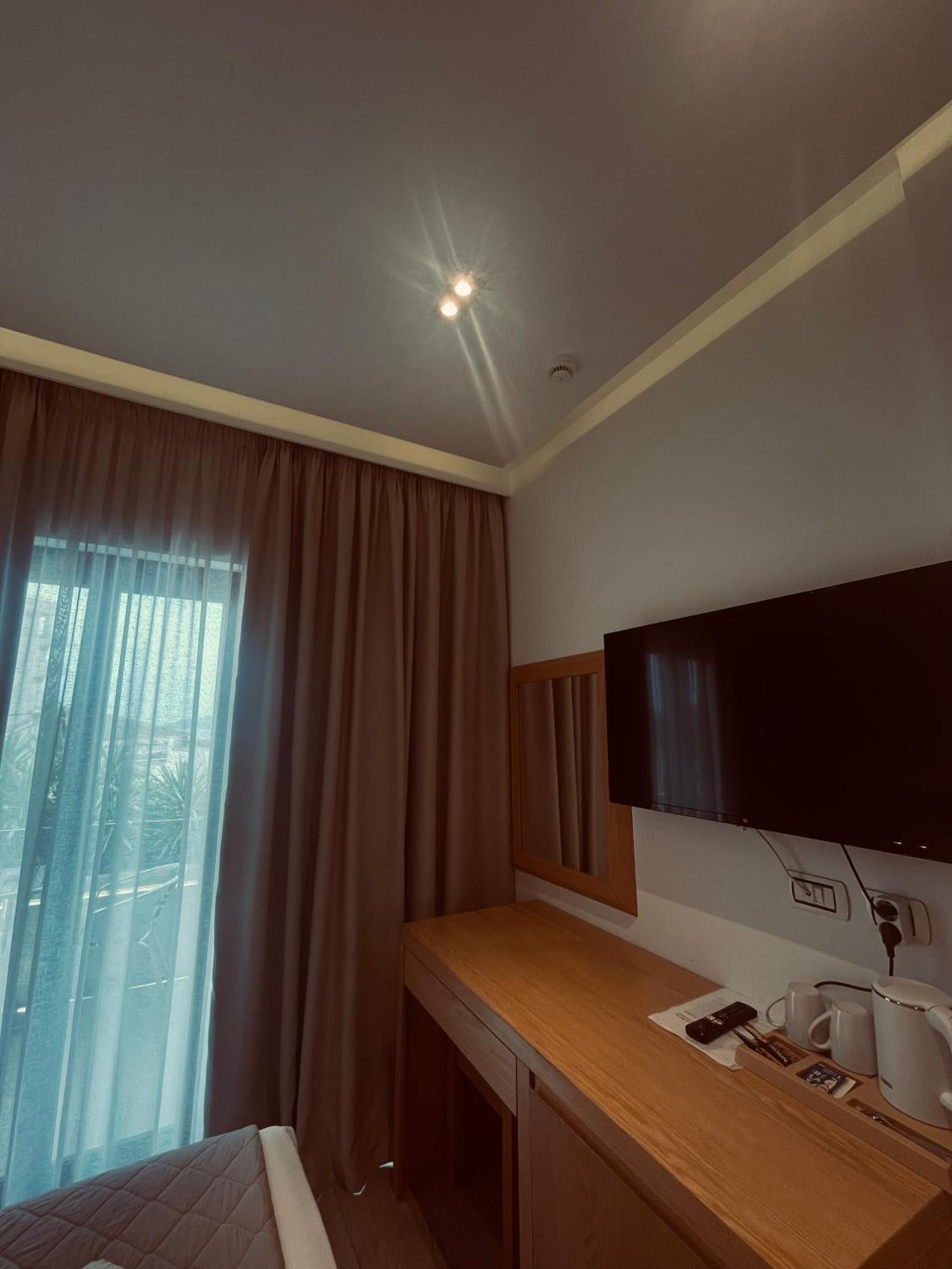 Hotel Sole Sarande Bagian luar foto
