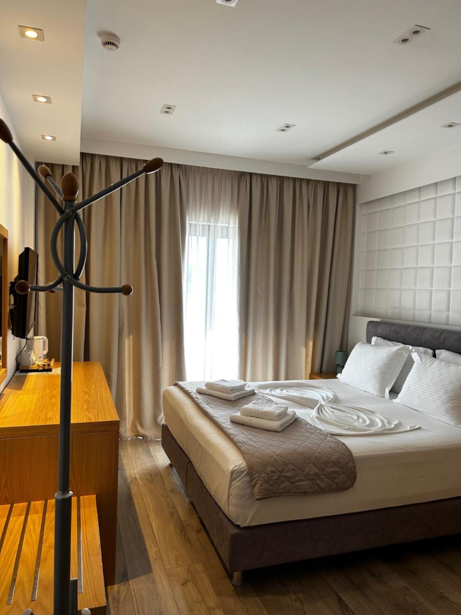 Hotel Sole Sarande Bagian luar foto