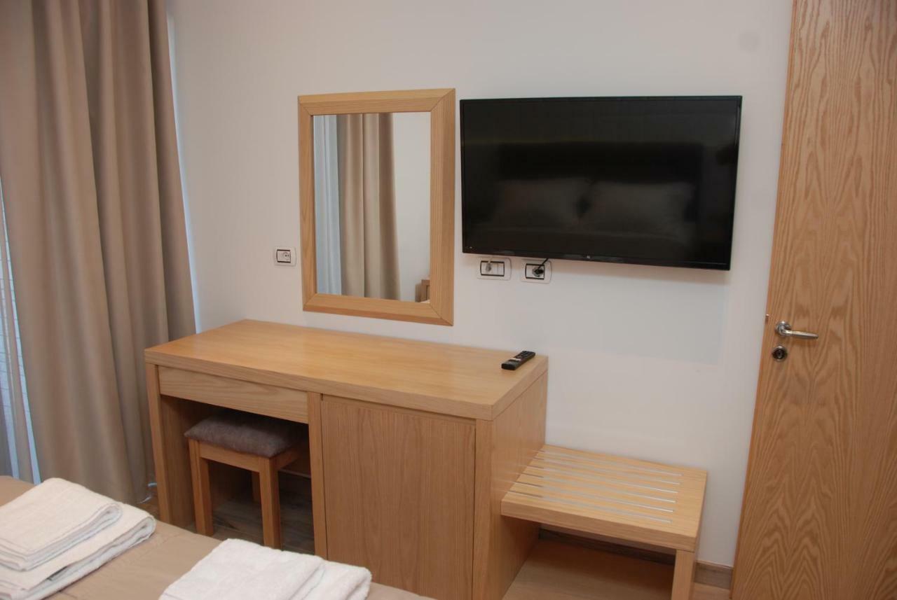 Hotel Sole Sarande Bagian luar foto